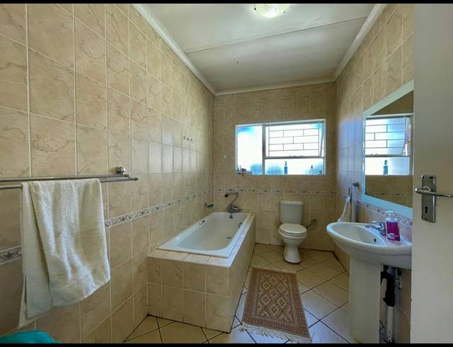 3 BEDROOM HOUSE FOR SALE IN THREE RIVERS EAST